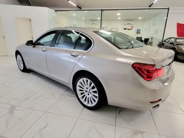 BMW 730 2009 - 23500 EUR, 107760 km - AUTO.MOTO.pt - 107760km - foto 9 de 54
