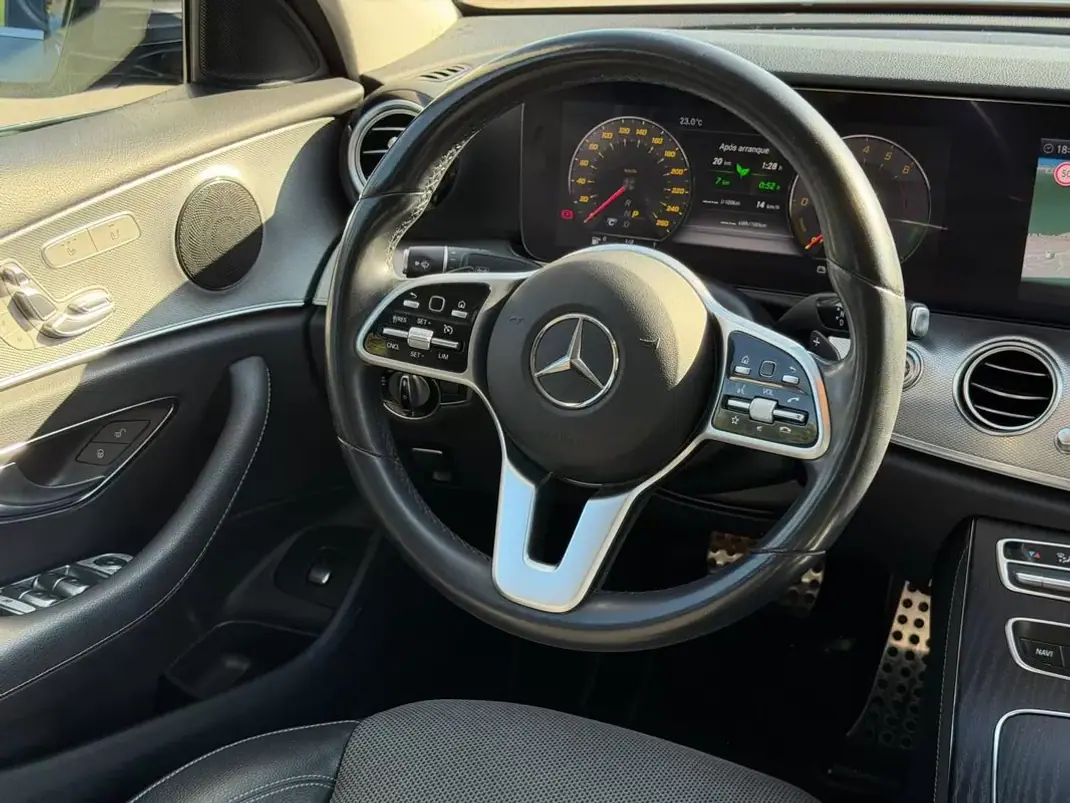 Mercedes-Benz E 300 2019 - 25900 EUR, 138000 km - 138000km - foto 2 de 33