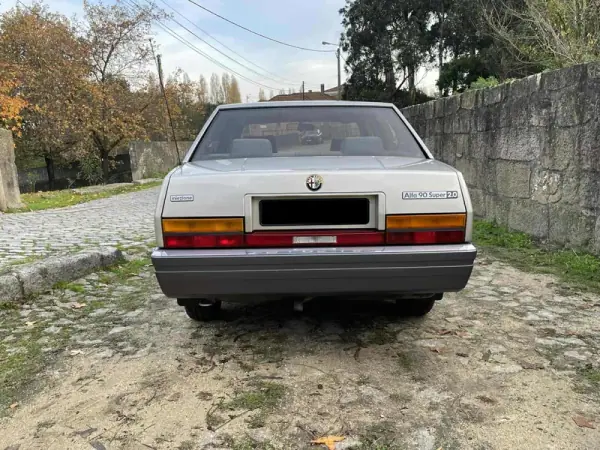 Alfa Romeo 90 1988 - 18900 EUR, 27700 km - AUTO.MOTO.pt - 27700km - foto 5 de 60