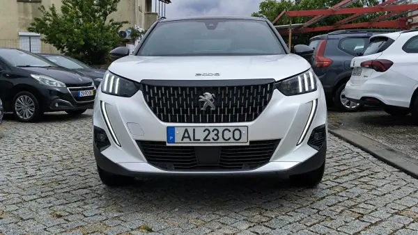 Peugeot 2008 2021 - 18950 EUR, 102107 km - AUTO.MOTO.pt - 102107km - foto 2 de 10