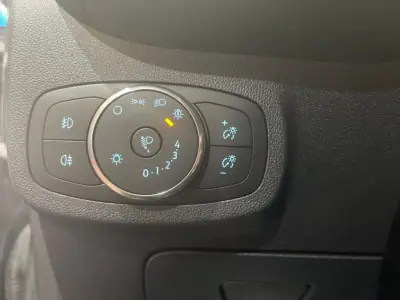 Ford Fiesta 2021 - 13999 EUR, 80000 km - AUTO.MOTO.pt - 80000km - foto 44 de 46