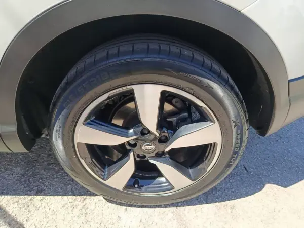 Nissan Qashqai 2017 - 12750 EUR, 153412 km - AUTO.MOTO.pt - 153412km - foto 12 de 30