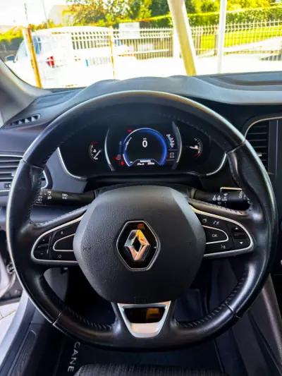 Renault Mégane 2018 - 11990 EUR, 133000 km - 133000km - foto 10 de 19