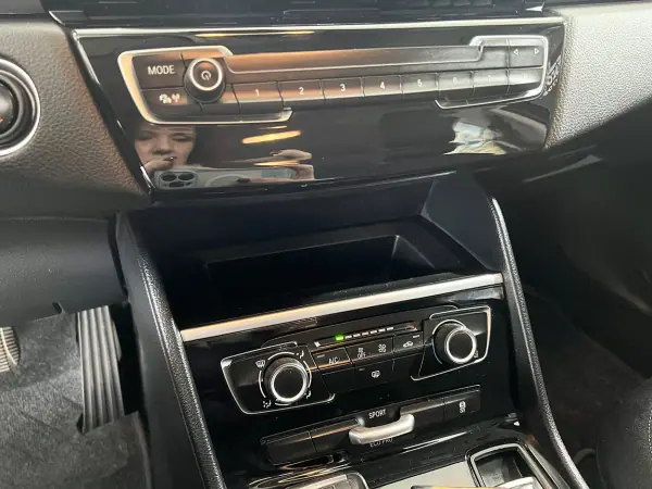 BMW 214 Active Tourer 2017 - 15600 EUR, 98526 km - AUTO.MOTO.pt - 98526km - foto 13 de 21