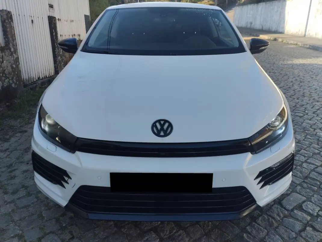 Volkswagen Scirocco 2011 - 10000 EUR, 210000 km - AUTO.MOTO.pt - 210000km - foto 2 de 30