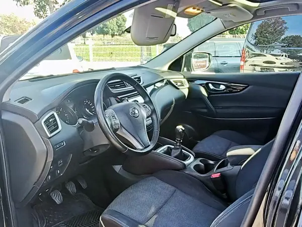 Nissan Qashqai 2016 - 16500 EUR, 146464 km - AUTO.MOTO.pt - 146464km - foto 17 de 34