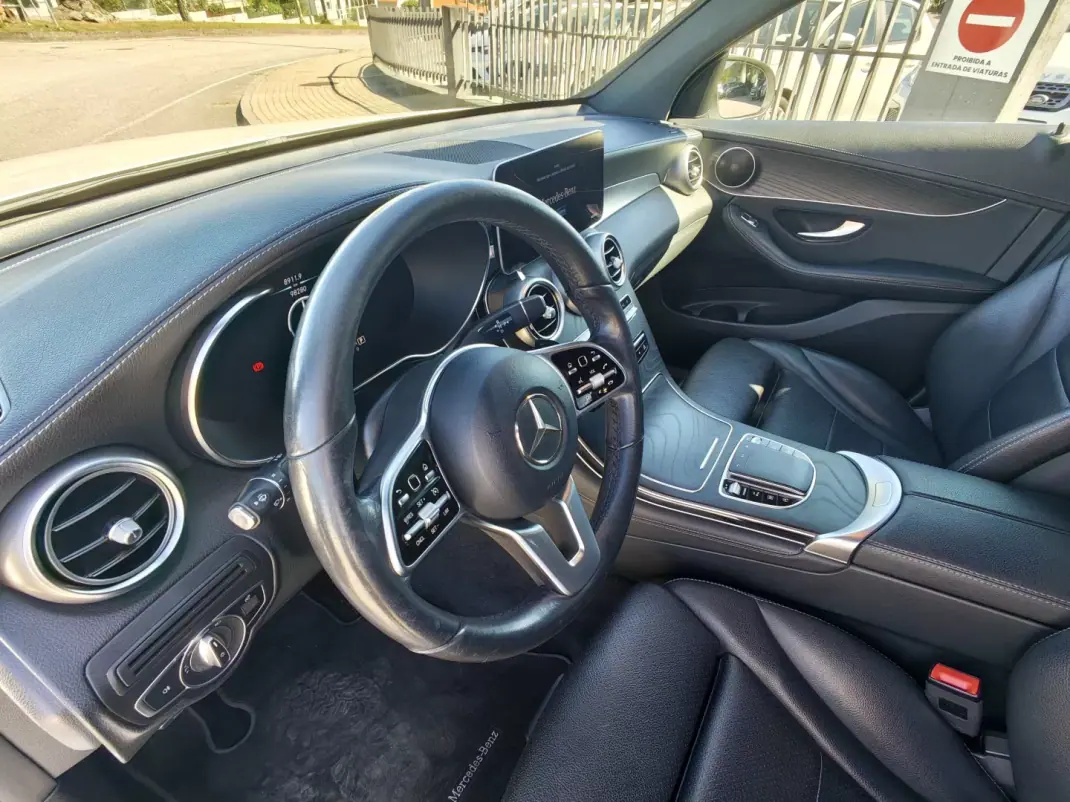 Mercedes-Benz GLC 220 2020 - 44500 EUR, 98000 km - AUTO.MOTO.pt - 98000km - foto 21 de 35
