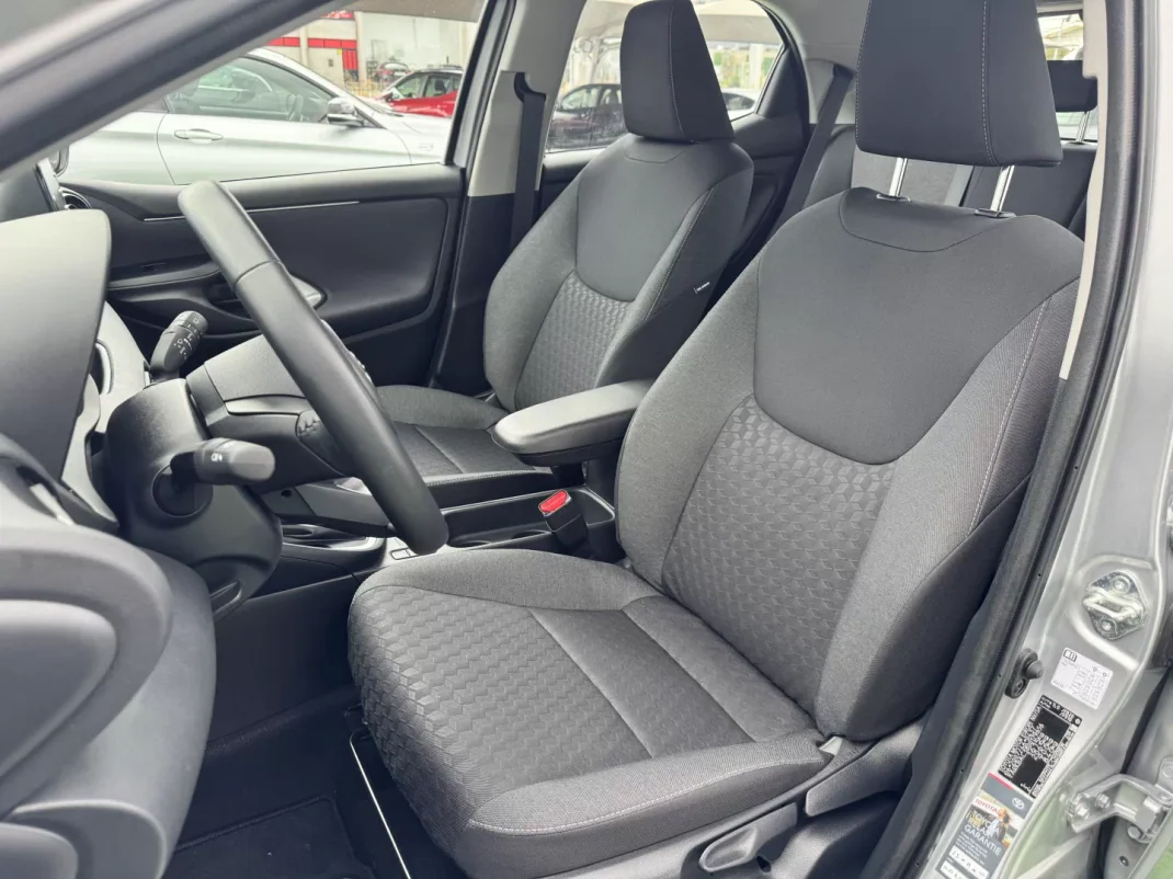 Toyota Yaris 2023 - 22990 EUR, 32000 km - AUTO.MOTO.pt - 32000km - foto 11 de 18