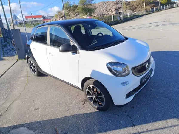 Smart ForFour 2016 - 9900 EUR, 66000 km - AUTO.MOTO.pt - 66000km - foto 4 de 25