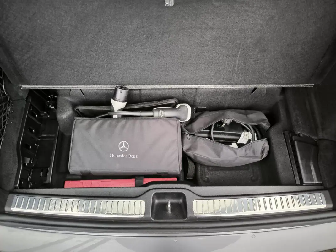 Mercedes-Benz GLC 300 2020 - 36950 EUR, 97454 km - AUTO.MOTO.pt - 97454km - foto 40 de 42