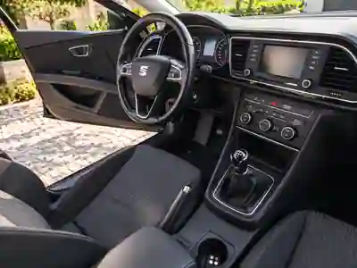 SEAT Leon ST 2015 - 6990 EUR, 247000 km - 247000km - foto 4 de 7