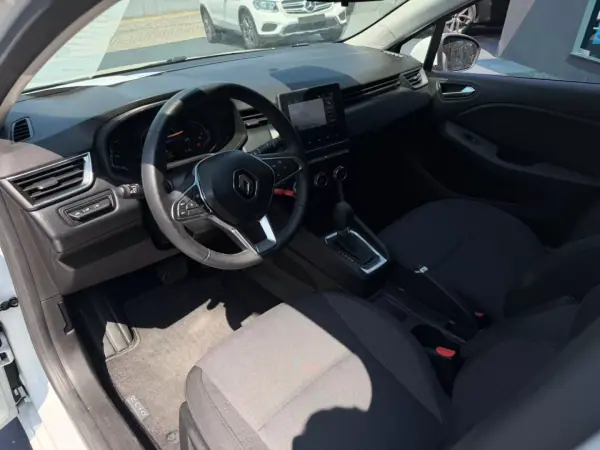 Renault Clio 2021 - 14900 EUR, 130548 km - AUTO.MOTO.pt - 130548km - foto 6 de 11