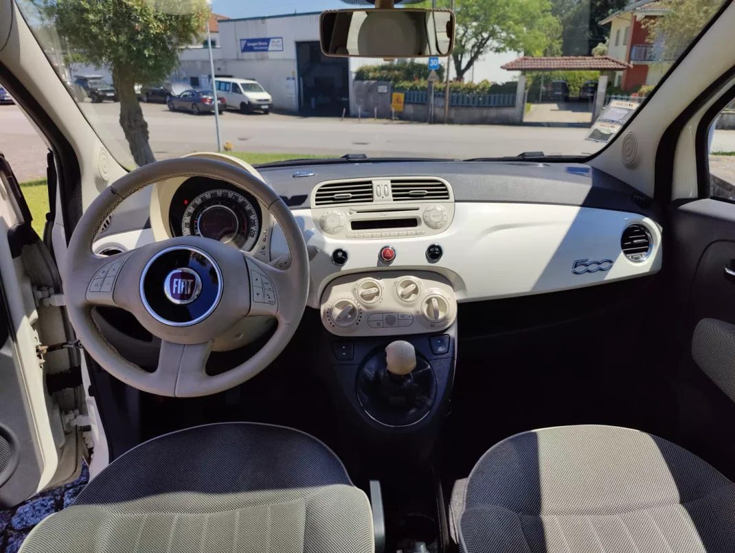 Fiat 500 2014 - 8950 EUR, 158132 km - AUTO.MOTO.pt - 158132km - foto 9 de 11
