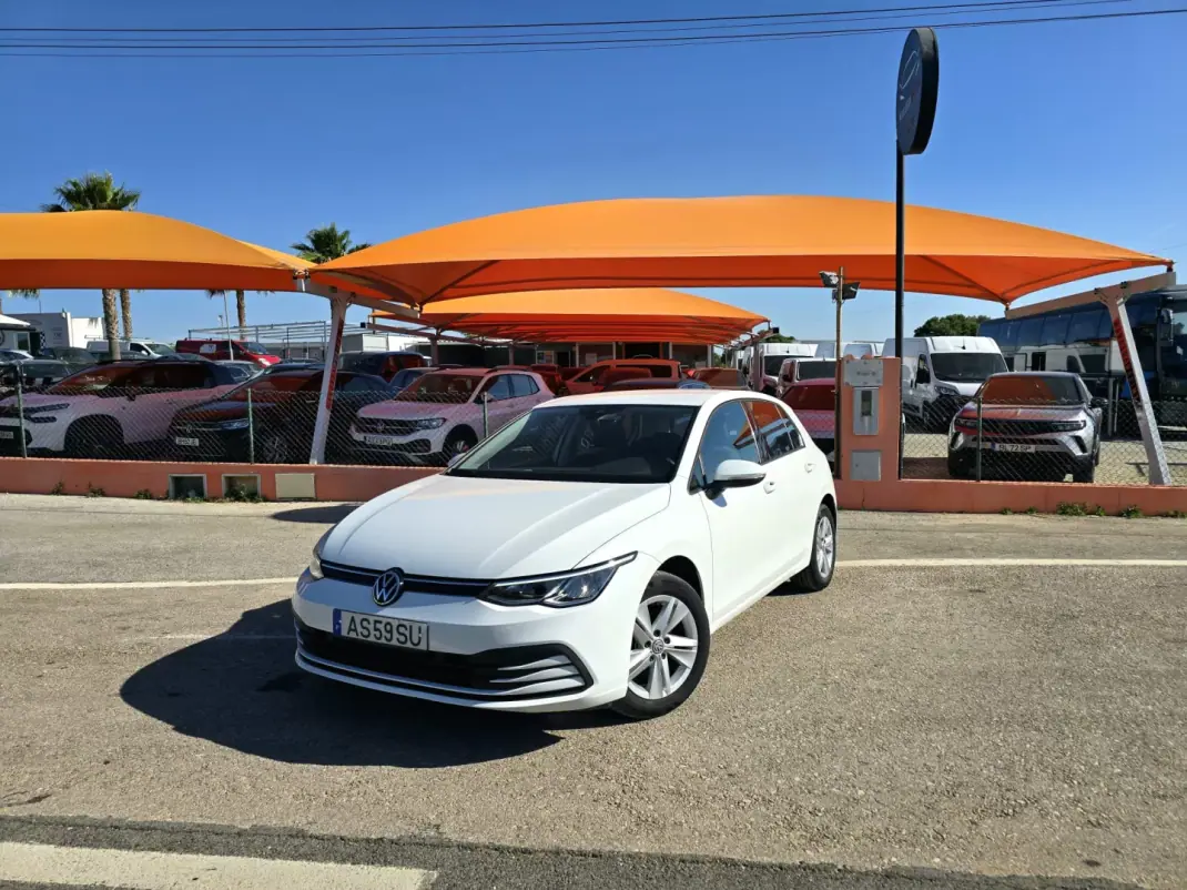 Volkswagen Golf 2022 - 20950 EUR, 49524 km - AUTO.MOTO.pt - 49524km - foto 1 de 10