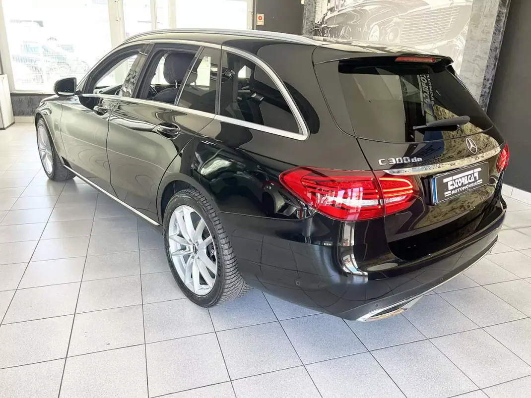 Mercedes-Benz C 300 2020 - 23800 EUR, 127619 km - 127619km - foto 3 de 25