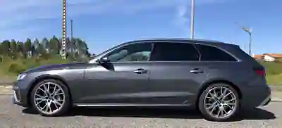 Audi A4 Avant 2020 — foto 5 de 15