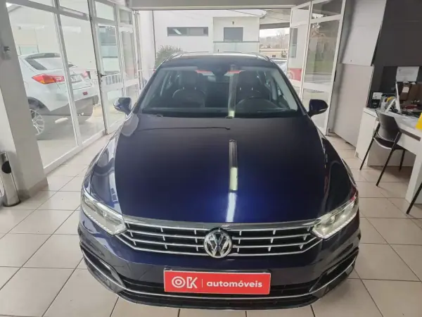 Volkswagen Passat Variant 2018 - 21990 EUR, 137500 km - AUTO.MOTO.pt - 137500km - foto 4 de 44