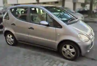 Mercedes-Benz A 140 2001 - 2000 EUR, 180000 km - AUTO.MOTO.pt - 180000km - foto 4 de 6
