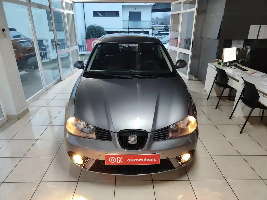 SEAT Ibiza 2007 - 3950 EUR, 300900 km - AUTO.MOTO.pt - 300900km - foto 4 de 30