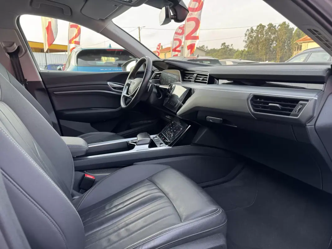 Audi e-tron Sportback 2020 - 28900 EUR, 102000 km - AUTO.MOTO.pt - 102000km - foto 17 de 54