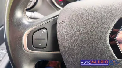 Renault Captur 2019 - 18950 EUR, 35775 km - AUTO.MOTO.pt - 35775km - foto 16 de 34