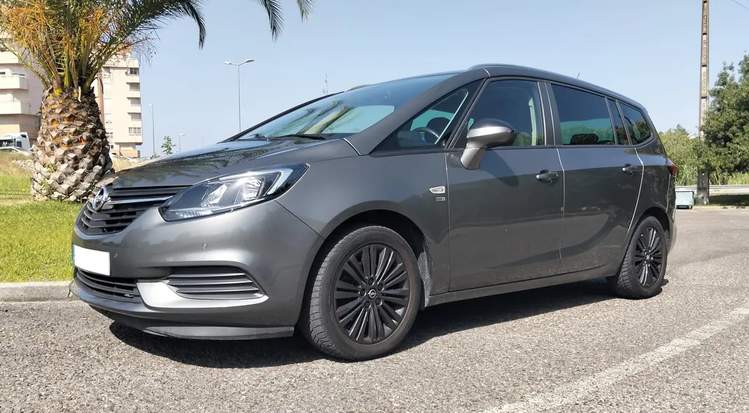 Opel Zafira 2019 - 18750 EUR, 116293 km - 116293km - foto 8 de 15