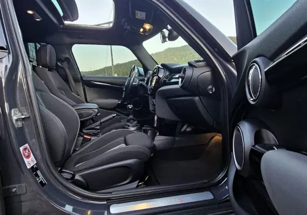 MINI Cooper 2015 - 21500 EUR, 94000 km - AUTO.MOTO.pt - 94000km - foto 14 de 34