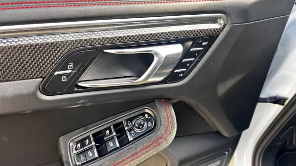 Porsche Macan 2021 - 89500 EUR, 94000 km - AUTO.MOTO.pt - 94000km - foto 13 de 21