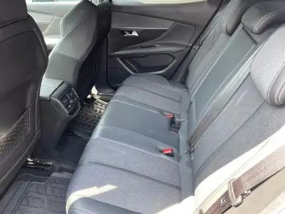 Peugeot 3008 2018 - 14500 EUR, 123000 km - AUTO.MOTO.pt - 123000km - foto 6 de 16