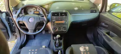 Fiat Punto 2008 - 4500 EUR, 198000 km - AUTO.MOTO.pt - 198000km - foto 7 de 10