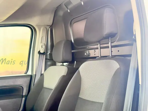 Renault KANGOO 1.5 BLUE DCI 3LUG EDITION ONE 2019 - 11500 EUR, 161094 km - AUTO.MOTO.pt - 161094km - foto 15 de 25