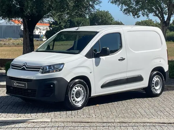 Citroën Berlingo 2020 - 10750 EUR, 156000 km - AUTO.MOTO.pt - 156000km - foto 11 de 32