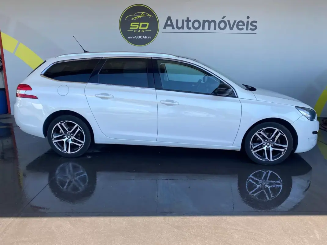 Peugeot 308 SW 2015 - 6990 EUR, 180000 km - 180000km - foto 2 de 8