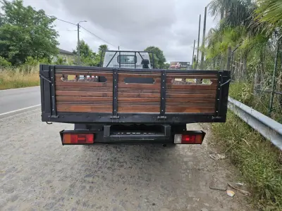 Mitsubishi Canter 3.0 Di-D Tribasculante 2001 - 14950 EUR, 250000 km - AUTO.MOTO.pt - 250000km - foto 3 de 6