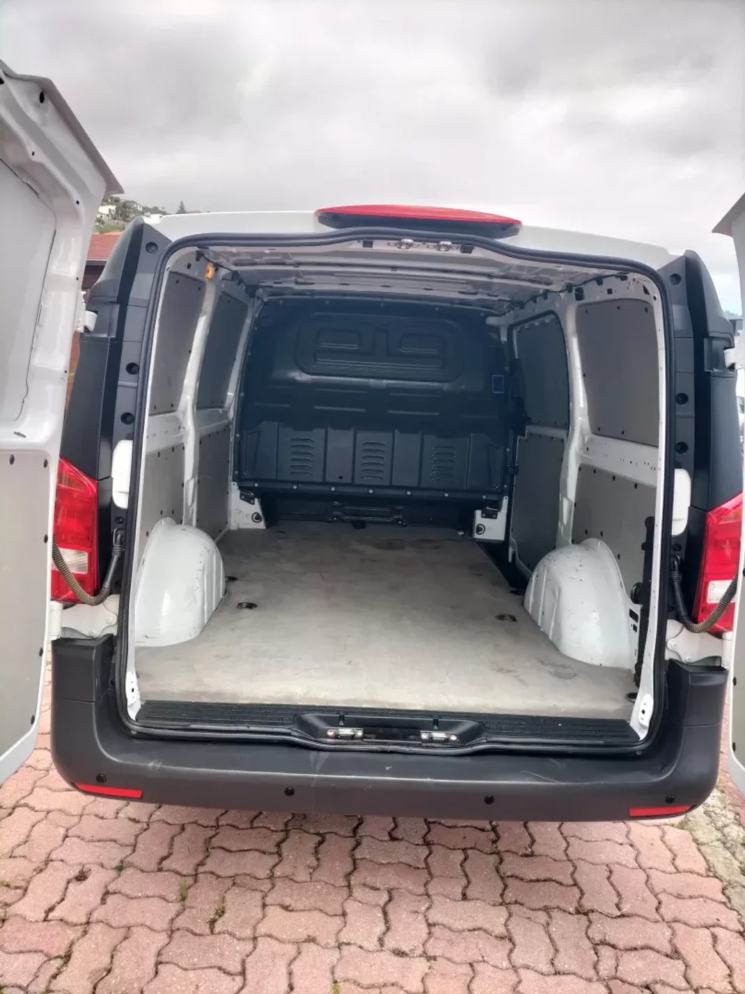 Mercedes-Benz VITTO 114 CDI 2019 - 23950 EUR, 153000 km - AUTO.MOTO.pt - 153000km - foto 8 de 13