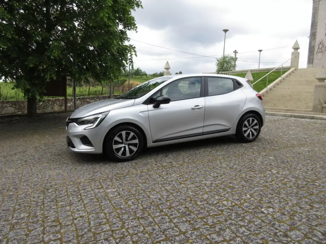 Renault Clio 2022 - 13490 EUR, 149000 km - AUTO.MOTO.pt - 149000km - foto 4 de 42