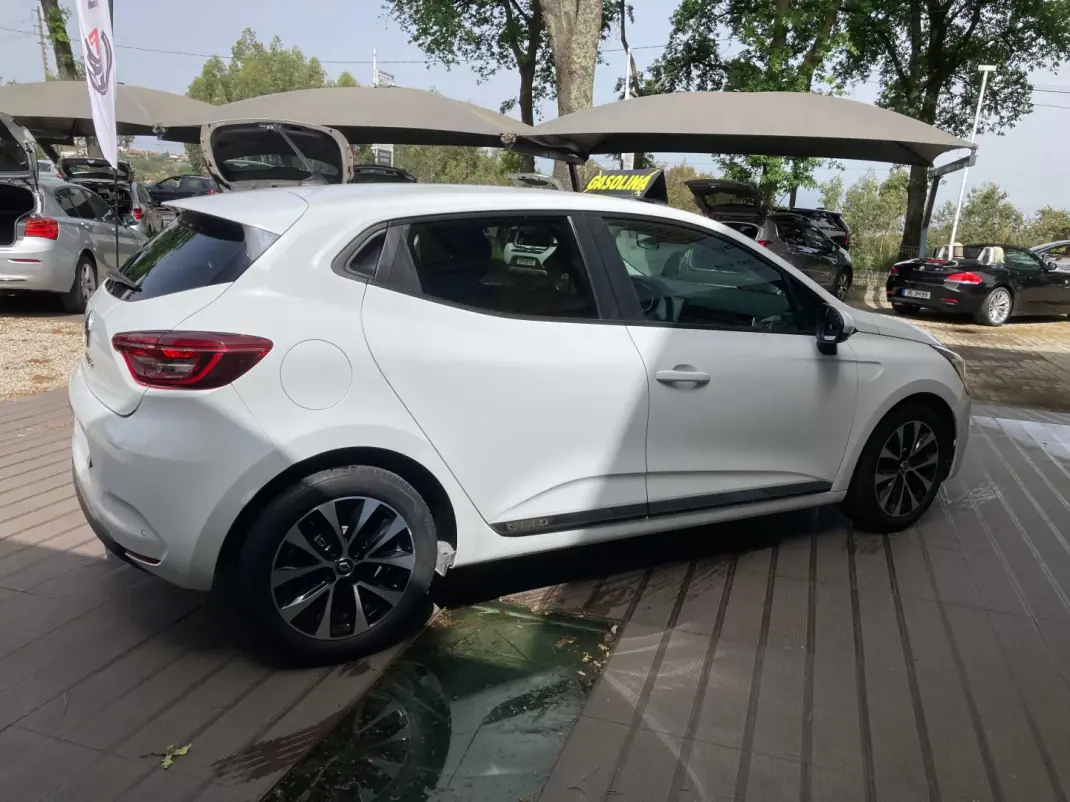 Renault Clio 2020 - 13890 EUR, 145621 km - AUTO.MOTO.pt - 145621km - foto 4 de 20