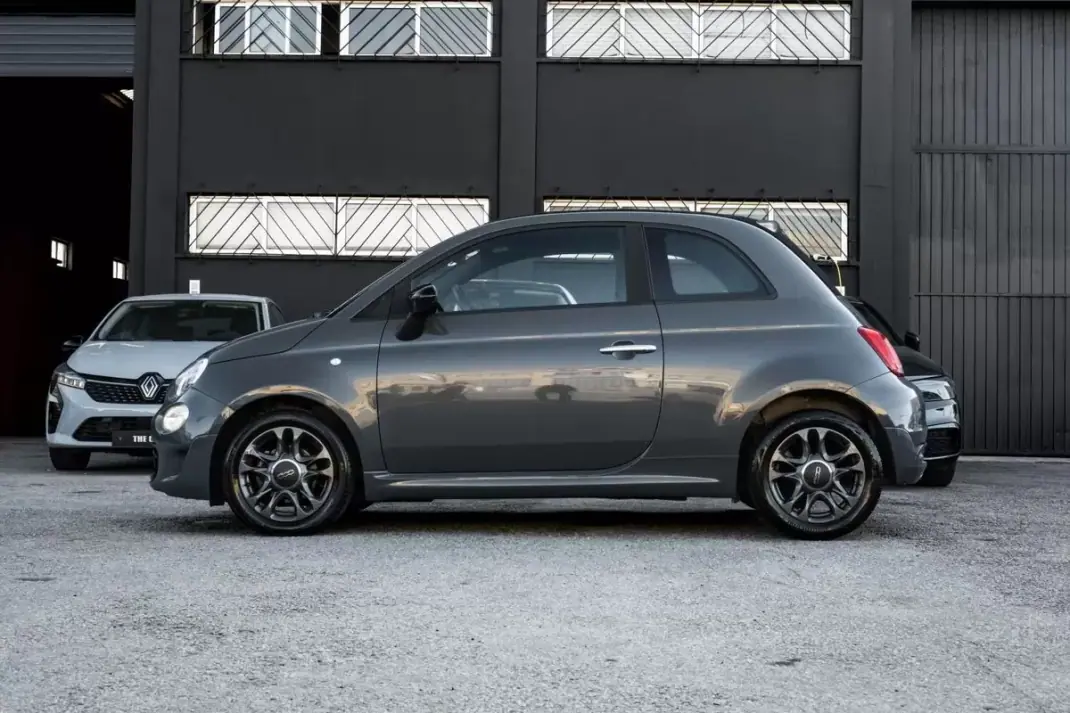 Fiat 500C 2021 - 10999 EUR, 87900 km - AUTO.MOTO.pt - 87900km - foto 2 de 21