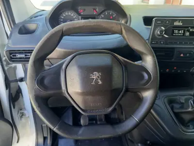 Peugeot Partner 2019 - 11490 EUR, 130000 km - 130000km - foto 15 de 17