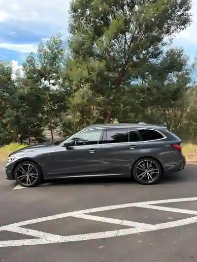 BMW 330e 2021 — foto 3 de 14