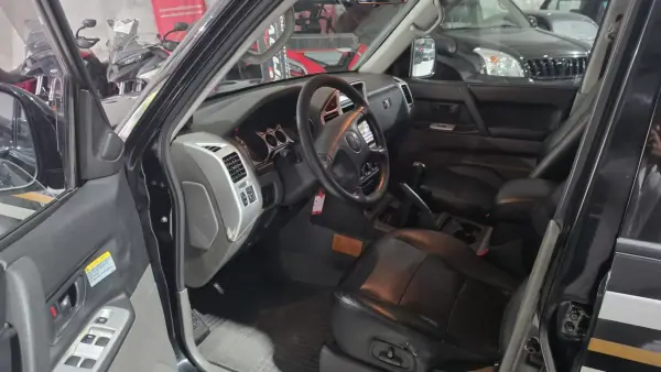 Mitsubishi Pajero 2000 - 22500 EUR, 387561 km - AUTO.MOTO.pt - 387561km - foto 6 de 50