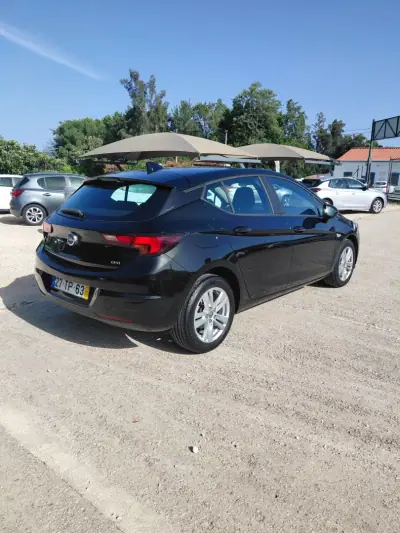 Opel Astra 2017 - 10900 EUR, 190000 km - AUTO.MOTO.pt - 190000km - foto 13 de 14