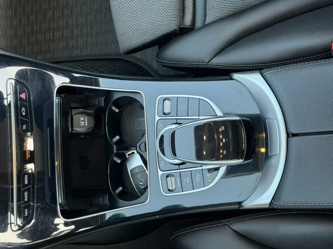 Mercedes-Benz C 220 2019 - 24990 EUR, 171306 km - AUTO.MOTO.pt - 171306km - foto 15 de 24