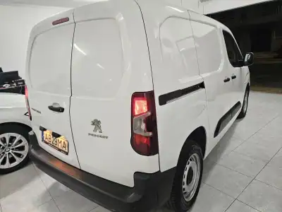 Peugeot Partner 1.5 BlueHdi Pro 102cv 3 lug 2020 - 12500 EUR, 188638 km - AUTO.MOTO.pt - 188638km - foto 7 de 27