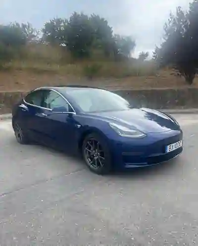 Tesla Model 3 2020 - 12400 EUR, 125999 km - AUTO.MOTO.pt - 125999km - foto 2 de 6
