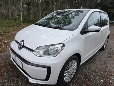 Volkswagen Up! 2016 - 7990 EUR, 152974 km - AUTO.MOTO.pt - 152974km - foto 19 de 71