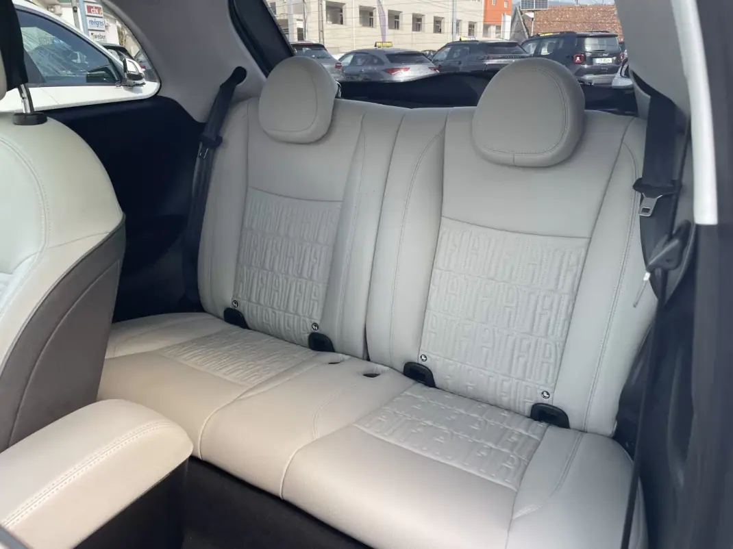 Fiat 500e 2022 - 17995 EUR, 18338 km - AUTO.MOTO.pt - 18338km - foto 17 de 45