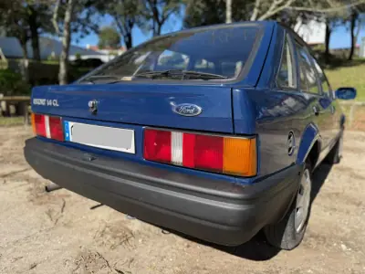 Ford Escort 1988 - 2500 EUR, 35000 km - foto 5 de 24