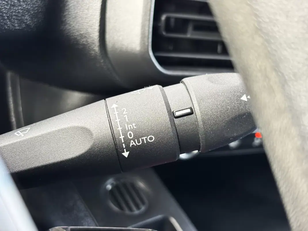 Peugeot PARTNER 1.6 BLUEHDI 3 LUGARES 2019 - 13900 EUR, 97000 km - AUTO.MOTO.pt - 97000km - foto 19 de 34