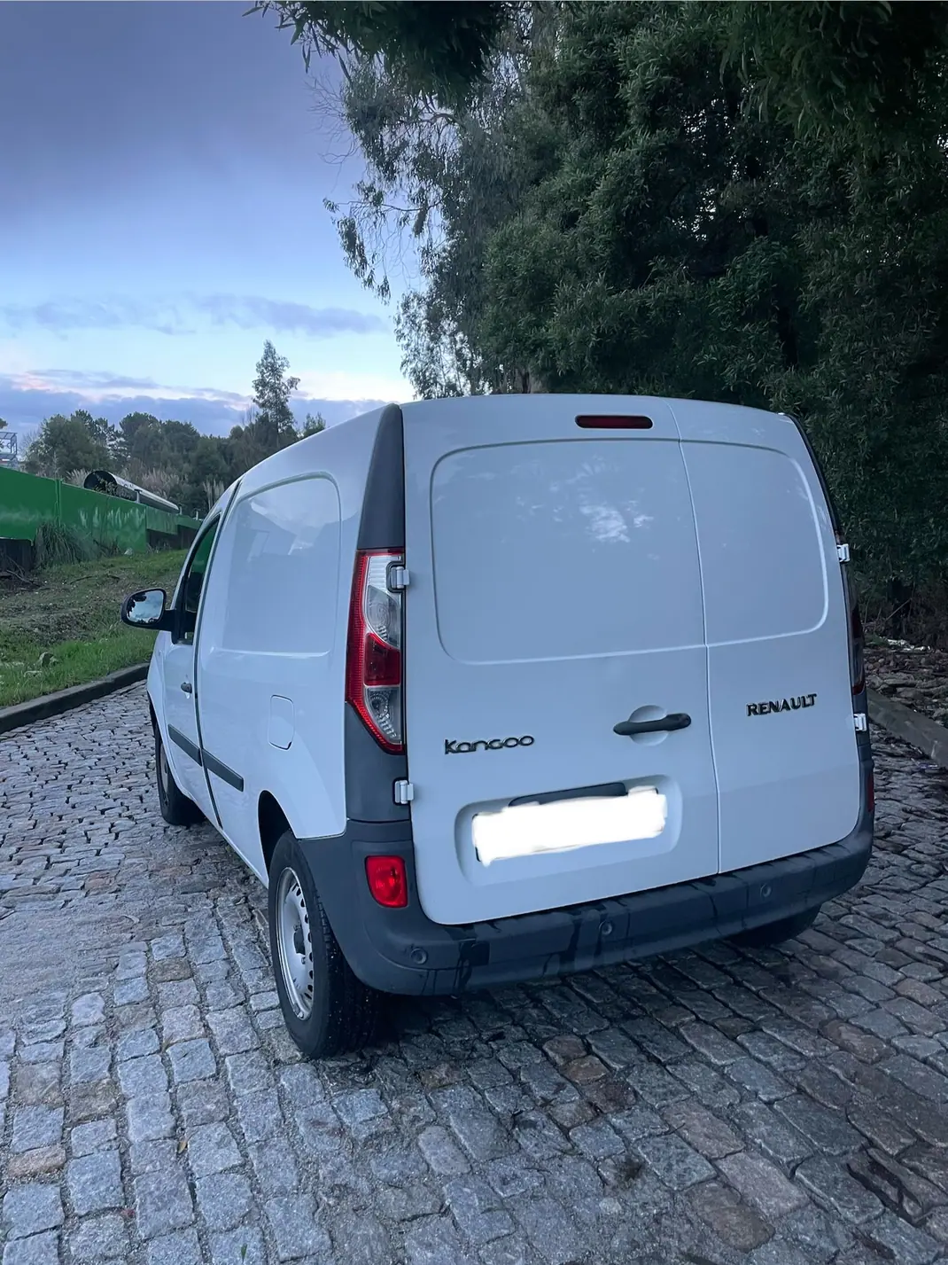 Renault Kangoo 2017 - 8500 EUR, 217000 km - AUTO.MOTO.pt - 217000km - foto 11 de 11